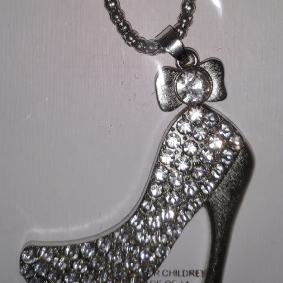 NEW Trending Silver High Heel Crystal Pendant Necklace Rhinestone 20"-24" NWT - Picture 2 of 8